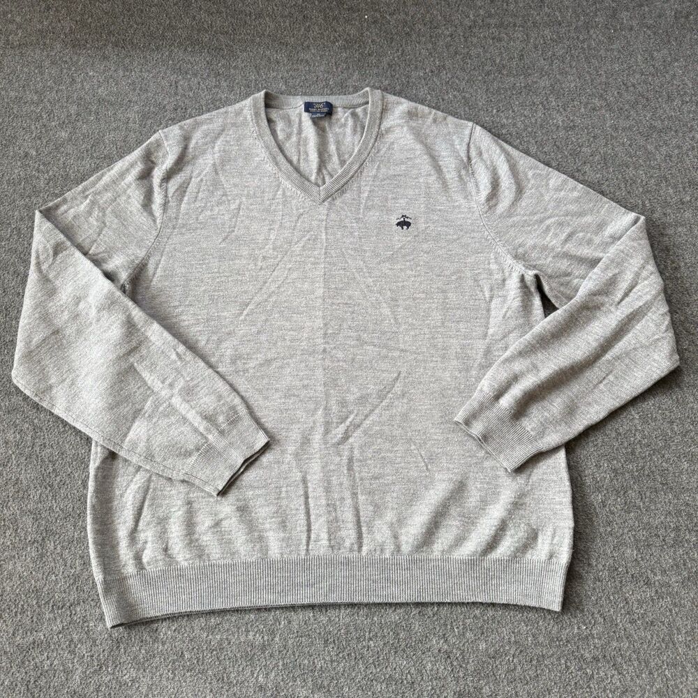 Brooks Brothers 346 Sweater Mens Extra Large Grey Merino Wool Blend V Neck Logo